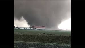 Thursday's storm blew off roofs from a number of buildings in. Eleg Durva Tornado Csapott Le Nemetorszagban 24 Hu