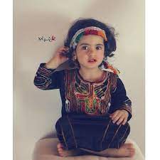 أبها on instagram الزي التراثي القديم الذي كانت تلبسه المرأة قديما في عسير يسمى الثوب العسيري traditional outfits style portrait