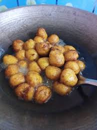 Yang jual kat gerai tu kita tengok besar besar gedabak bila gigit ada yang rasa baking powder ka baking soda yang. Tip Buat Cekodok Pisang Yang Rangup Di Luar Lembut Di Dalam Serta Petua Tak Serap Minyak Waktu Menggoreng Vanilla Kismis