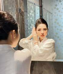 Nữ tiếp viên hàng không vạn người mê là ai?