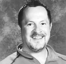 In the nick of time Before holiday rush, Como Avenue repaving project wraps  up (for now) December Fun Guide Lauderdale raises to