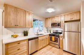 Natural Blonde Maple Shaker Pius Kitchen Bath In 2020 Kitchen Cabinet Styles Maple Kitchen Cabinets Shaker Kitchen Cabinets
