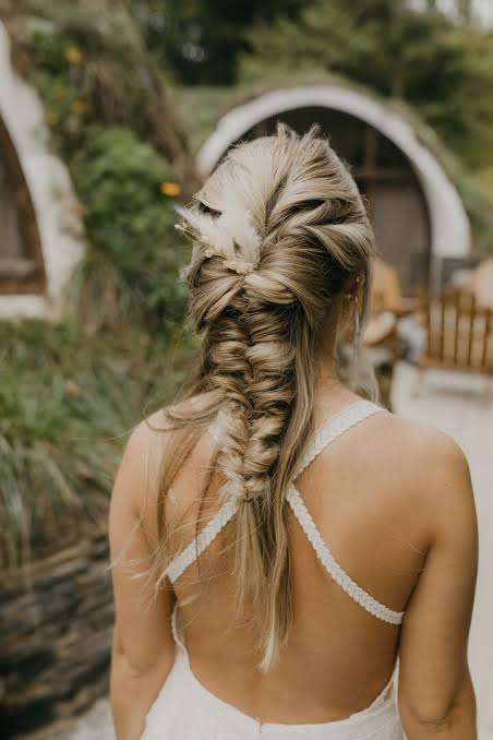 30 Stylish Wedding Ponytails - Pretty Bridal Hairstyle Ideas