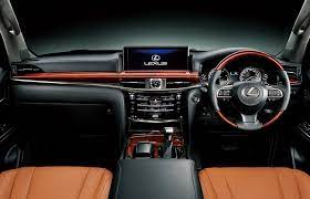 ムフィオーレ寮 twisted from 『白雪姫』 イグニハイド寮 twisted from 『ヘラクレス』 ディアソムニア寮 twisted from 『眠れる森の美女』. Lexus Lx