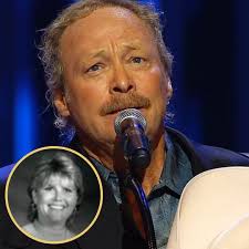 An Old Memory Like Me” was the final song Conway Twitty recorded before his  passing — and it was released posthumously, becoming a poignant farewell  from the country legend. ▶️Listen this song