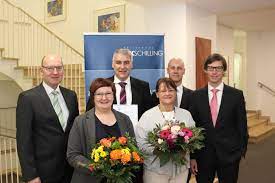 Bank schilling & co ag participates in the deposit guarantee scheme of germany. Bank Schilling Ehrung Der Jubilare Und Betriebszugehorigkeiten Merkur Bank Kgaa Pressemitteilung Pressebox