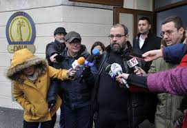 La începutul carierei sale, vedeta a cochetat și cu presa scrisă, având. Colectiv SentinÈ›a CaÈ›i Ani De Inchisoare A Primit Cristian Popescu Piedone Stirileprotv Ro