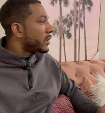 Unwanted Gift from Girlfriend, Relationship Concerns