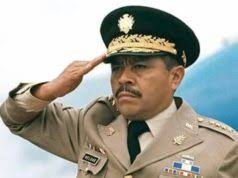 Elvir Sierra, coronel-historiador