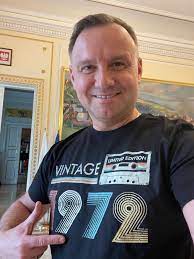 Duda congratulated joe biden on twitter for a successful presidential campaign against donald trump. Andrzej Duda On Twitter Dzisiaj Dzien Naszego Rocznika Wlasnie Zarejestrowalem Sie Na Szczepienie Przeciw Covid19 A Ty