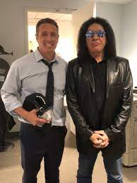 Christopher charles cuomo is an american television journalist, best known as the presenter of cuomo prime time, a weeknight news analysis s. Gene Simmons On Twitter Cnn S Chris Cuomo Standing With You Chris Any Husband And Father Would Have Done The Same Thing To Protect His Family Https T Co Ru6zmetvzo