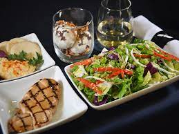 Lobster Mac Anyone American Airlines Upgrades First Class Meals In Flight Meal Meals Vegetarian Entrees