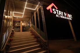 Stay Point | Rooms & Banquet 𝗕𝗢𝗢𝗞 Thalasserry BnB