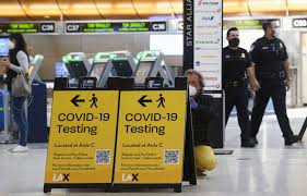 Ce vaccin est recommandé pour les voyageurs à destination des régions intertropicales d'afrique et d'amérique du sud comme la colombie, le vénézuela, la. Faudra T Il Bientot Etre Vaccine Contre La Covid 19 Pour Voyager A L International Le Devoir