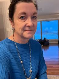 So excited to go live from my new location! Join me tonight at 7:15💜