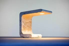 Lampe De Table Led Unique Faite De Marbre De Sable Et De Ciment Blanc Poli A La Main Lampara De Hormigon Lamparas De Concreto Muebles De Concreto