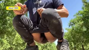 Chico caliente de 18 años se desnudo en el bosque - XNXX.COM