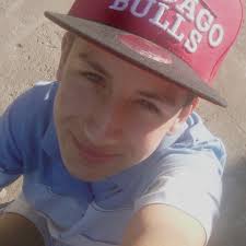 Stream MatiRealG music