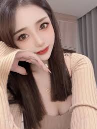 兄弟們我穿女裝好看嗎