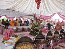 Rewang atau gotongroyong kebiasannya dilakukan oleh penduduk kampung atau jiran tetangga untuk membantu tuan rumah menyediakan persiapan ketika. Perkara Perkara Bertentangan Islam Dalam Majlis Kenduri Kahwin