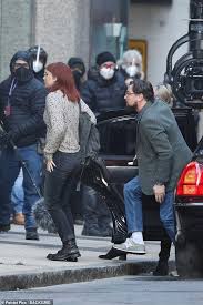 Please report us immediately (with short video or screenshot) when you see these ads. Jennifer Lawrence Leonardo Dicaprio And Cate Blanchett On The Set Of Don T Look Up The Bharat Express News