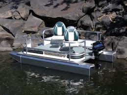 Outboard Mini Toons Are Small Boats Which Are A Compact Sized Mini Pontoons Small Pontoons Can Easily Manuver Through Nar Pontoon Boat Mini Pontoon Boats Boat