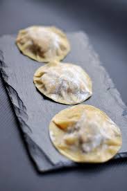Recettes Menu De Fete 1 Ravioles De Foie Gras Creme A La Truffe Recette Ravioli Recette Recettes De Cuisine