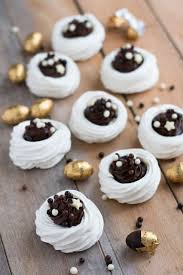 Mini Pavlovas Au Chocolat Pour Paques Pavlova Pavlova Au Chocolat Chocolat