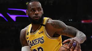 (akron, ohio, 30 de diciembre de 1984) es un jugador de baloncesto estadounidense que actualmente pertenece a la plantilla de los angeles lakers de la nba. Lebron James Hits Long Range 3 Pointer In Lakers Win Vs Sixers