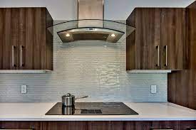 10 Glass Tile Kitchen Backsplash Ideas 2021 The Shiny Ones Glass Tile Backsplash Kitchen Modern Kitchen Tiles Kitchen Backsplash Designs
