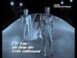 Auf der ganzen welt tauchen fremdartige sphären auf, die global für unruhen und panik sorgen. Der Tag An Dem Die Erde Stillstand 1951 Musik Bernard Herrmann Youtube