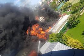 Pozrite si nasledujúci klip, ktorý sme zostavili z niekoľkých videí, ktoré nám boli poslané z ruska Video A Foto Hasici Si Mozu Vydychnut Obrovsky Poziar V Bratislave Zlikvidovali Regiony Zoznam Sk