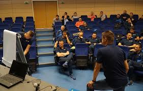 Şcoala federală de antrenori a publicat, miercuri, cele două gurpe formate din candidaţi înscrişi la probele de admitere la cursurile pentru licenţa pro. 28 De Antrenori Au Trecut Examenul Pentru LicenÈ›a Uefa A FederaÈ›ia RomanÄƒ De Fotbal