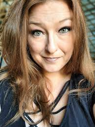 Creative photographer specializing in portraits and boudoir