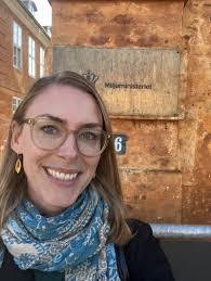 Julia Coon's Instagram, Twitter & Facebook