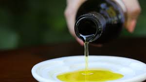 Rich In Taste And Aroma Organic Olive Oil Is A Present In Almost Every Dish Oliveoil Organic Me Organic Extra Virgin Olive Oil Organic Olive Oil Olive Oil