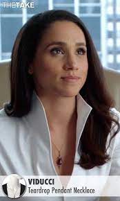 Meghan markle and the queen's jewels: Rachel Zane S Gold Viducci Teardrop Pendant Necklace From Suits Season 5 Episode 4 Thetake Princess Meghan Meghan Markle Prince Harry Meghan Markle Suits