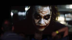 Tons of awesome heath ledger joker wallpapers to download for free. Endlich Bedankt Sich Joker Joaquin Phoenix Bei Joker Heath Ledger