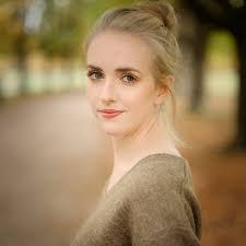 Anna Sell's Instagram, Twitter & Facebook