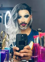 Christina Otey's Instagram, Twitter & Facebook