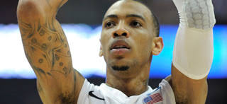 Malcolm Thomas Signs Two Year Contract With Bulls