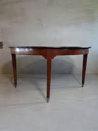 Et la grande table basse ronde noire de notre collection zala ne fera pas exception ! Grande Table Ronde 1 4 M Louis Xvi Acajou Laiton Catawiki