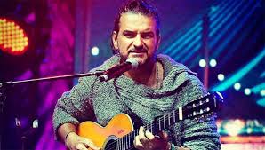 Ricardo arjona tickets, upcoming schedule & tour dates 2021. Ricardo Arjona Blanco Y Negro Que Noticias