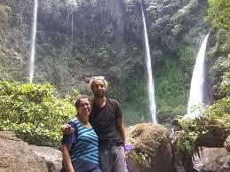 Secara umum, di hari weekdays, kamu cukup membayar biaya masuk sekitar 32 ribu rupiah per orang dan untuk weekend kamu perlu membayar sekitar 37 ribu rupiah. Facing The River To Get To Tekaan Telu Waterful Foto Air Terjun Tekaan Telu Tomohon Tripadvisor