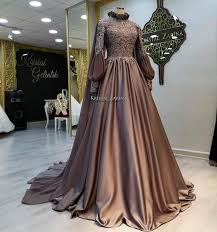 Instagram Post By Kristal Zarina Samsun Nov 23 2019 At 5 42pm Utc Tesettur Ni Tesettur Nisanlik Modelleri 2020 In 2020 Trendy Dress Styles Muslim Fashion Dress Hijab Dress Party