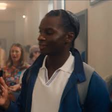 Maeve and Jackson Kissing Scenes