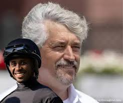 I just LOVE the way Steve Asmussen always turns his horses out. Apropos to  his grooms. ￼