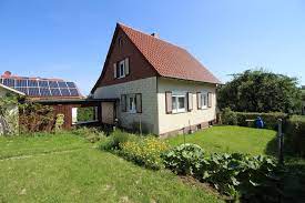 Doppelhaushälfte kaufen in welzheim, mit garage, 628 m² grundstück, 146 m² wohnfläche, 6 zimmer gerne präsentiert ihnen bausch immobilien diese interessante dhhdas haus wurde 1954 auf einem grundstück von 628 m² gebautumfangreiche umund anbauten sowie sanierungen wurden 1977. Haus Zum Verkauf 73642 Welzheim Mapio Net
