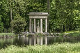 Le Jardin Anglais Du Domaine De Chantilly 25 Merveilles Du Monde A Voir En France Linternaute Jardin Anglais Jardins Chateau De Chantilly