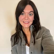 Eliza Rouse's Instagram, Twitter & Facebook